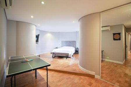 Apartamento à venda com 195m², 4 quartos e 2 vagasSuíte 1