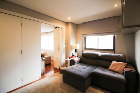 Apartamento à venda com 195m², 4 quartos e 2 vagasSala de TV