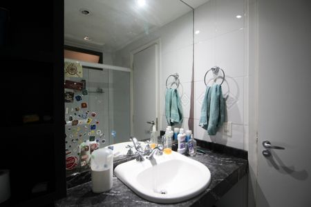 Apartamento à venda com 195m², 4 quartos e 2 vagasBanheiro da Suíte 3