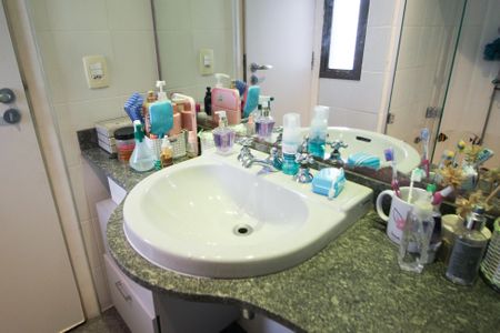 Apartamento à venda com 195m², 4 quartos e 2 vagasBanheiro da Suíte 2