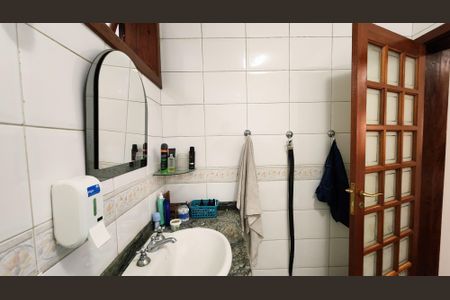 Casa para alugar com 330m², 3 quartos e 3 vagasBanheiro 