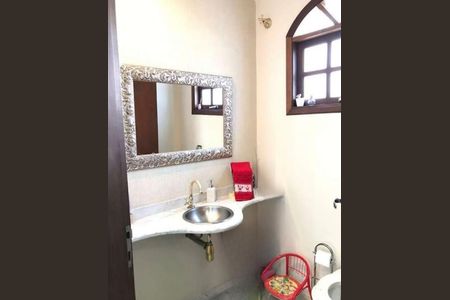 Casa para alugar com 240m², 3 quartos e 1 vagaBanheiro