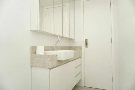 Banheiro da Suíte de apartamento para alugar com 4 quartos, 135m² em São Pedro, Belo Horizonte