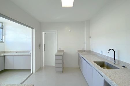 Apartamento para alugar com 135m², 4 quartos e 1 vaga Apartamento para alugar com 135m², 4 quartos e 1 vagaCozinha