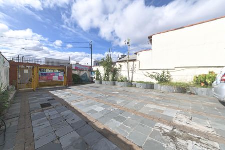 Casa à venda com 145m², 2 quartos e 8 vagasGaragem - Quintal