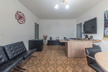 Casa à venda com 145m², 2 quartos e 8 vagasSala