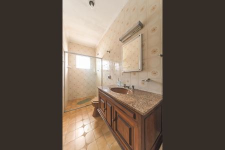 Casa à venda com 145m², 2 quartos e 8 vagasBanheiro