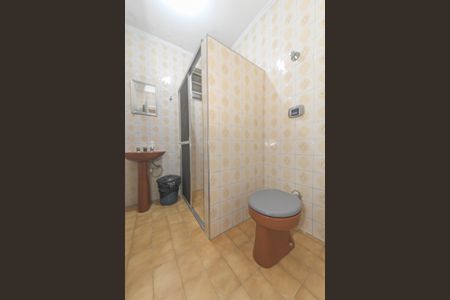 Casa à venda com 145m², 2 quartos e 8 vagasBanheiro de Serviço