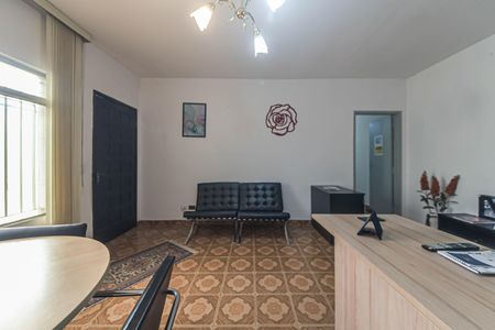 Casa à venda com 145m², 2 quartos e 8 vagasSala