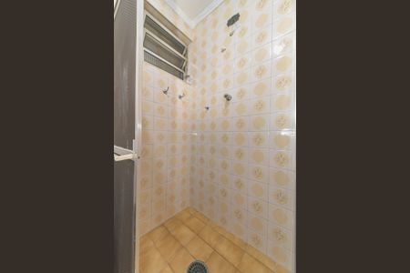 Casa à venda com 145m², 2 quartos e 8 vagasBanheiro de Serviço