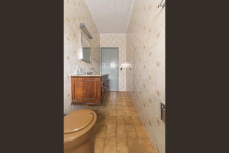 Casa à venda com 145m², 2 quartos e 8 vagasBanheiro