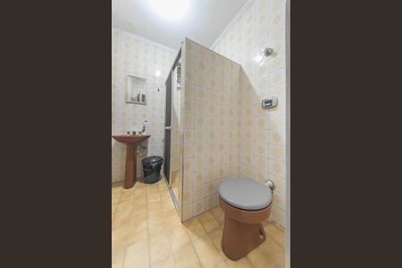 Casa à venda com 145m², 2 quartos e 8 vagasBanheiro de Serviço