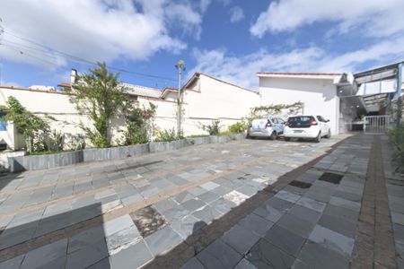 Casa à venda com 145m², 2 quartos e 8 vagasGaragem - Quintal