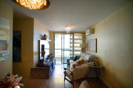 Apartamento à venda com 130m², 3 quartos e 2 vagasSala