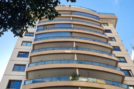 Apartamento à venda com 130m², 3 quartos e 2 vagasFachada