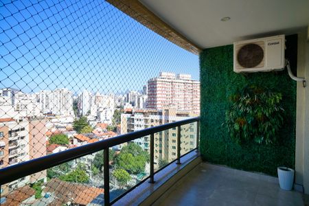 Apartamento à venda com 130m², 3 quartos e 2 vagasVaranda