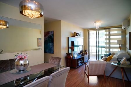 Apartamento à venda com 130m², 3 quartos e 2 vagasSala