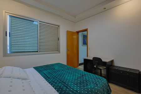 Apartamento à venda com 240m², 5 quartos e 4 vagasSuíte 2