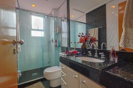 Apartamento à venda com 240m², 5 quartos e 4 vagasBanheiro