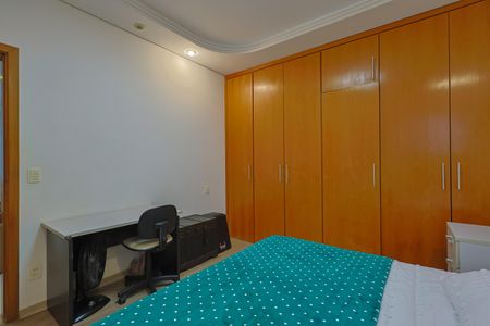 Apartamento à venda com 240m², 5 quartos e 4 vagasSuíte 2