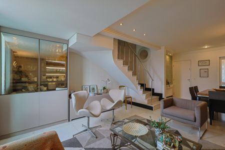 Apartamento à venda com 240m², 5 quartos e 4 vagasSala