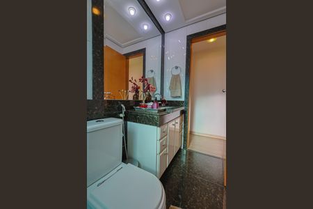 Apartamento à venda com 240m², 5 quartos e 4 vagasBanheiro