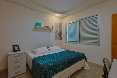 Apartamento à venda com 240m², 5 quartos e 4 vagasSuíte 2