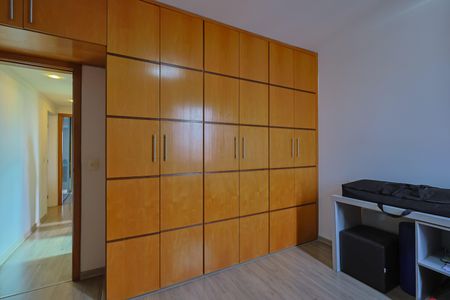 Apartamento à venda com 240m², 5 quartos e 4 vagasQuarto 4