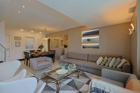 Apartamento à venda com 240m², 5 quartos e 4 vagasSala