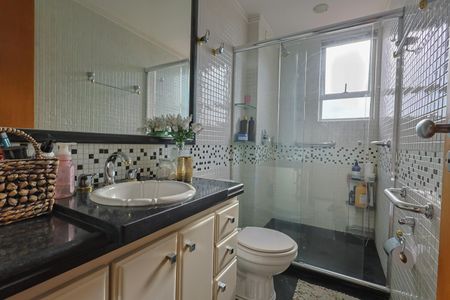 Apartamento à venda com 240m², 5 quartos e 4 vagasBanheiro da Suíte