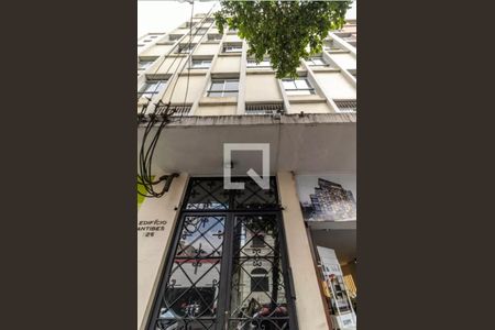 Apartamento à venda com 70m², 1 quarto e sem vagaFachada