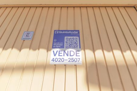 Casa à venda com 359m², 4 quartos e 6 vagas Casa à venda com 359m², 4 quartos e 6 vagasPlaca