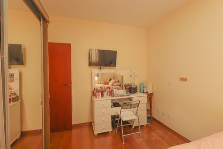 Casa à venda com 359m², 4 quartos e 6 vagas Casa à venda com 359m², 4 quartos e 6 vagasQuarto 3