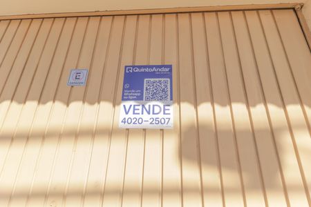 Casa à venda com 359m², 4 quartos e 6 vagas Casa à venda com 359m², 4 quartos e 6 vagasPlaca