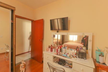 Casa à venda com 359m², 4 quartos e 6 vagas Casa à venda com 359m², 4 quartos e 6 vagasQuarto 3