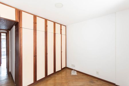 Apartamento à venda com 100m², 3 quartos e 2 vagasQuarto 2