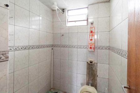 Casa à venda com 1068m², 3 quartos e 8 vagas Casa à venda com 1068m², 3 quartos e 8 vagasBanheiro social