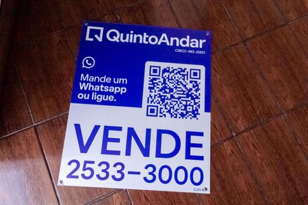 Casa à venda com 1068m², 3 quartos e 8 vagas Casa à venda com 1068m², 3 quartos e 8 vagasPlaca