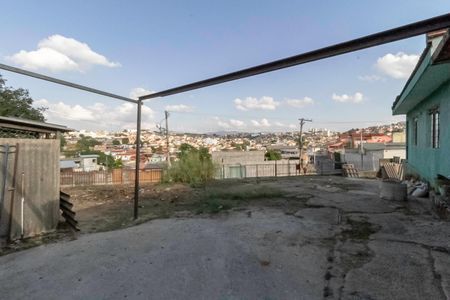 Casa à venda com 1068m², 3 quartos e 8 vagas Casa à venda com 1068m², 3 quartos e 8 vagasQuintal