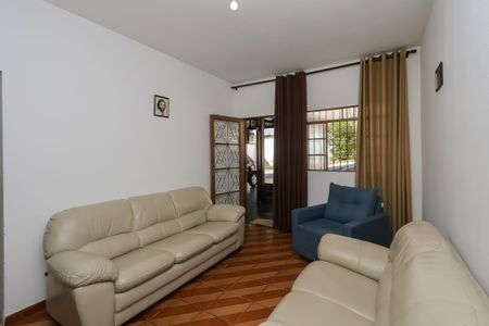 Casa à venda com 155m², 3 quartos e 2 vagas Casa à venda com 155m², 3 quartos e 2 vagasSala