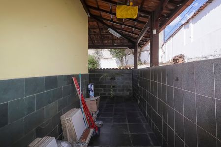Casa à venda com 155m², 3 quartos e 2 vagas Casa à venda com 155m², 3 quartos e 2 vagasVaranda