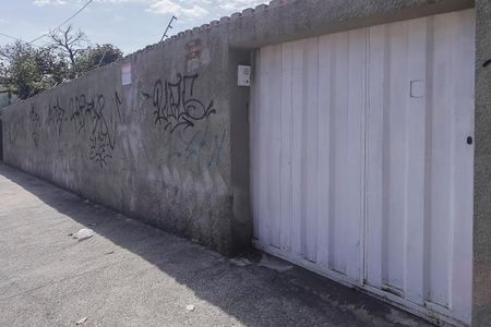 Casa à venda com 155m², 3 quartos e 2 vagas Casa à venda com 155m², 3 quartos e 2 vagasFachada