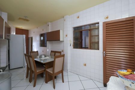 Casa à venda com 155m², 3 quartos e 2 vagas Casa à venda com 155m², 3 quartos e 2 vagasCozinha