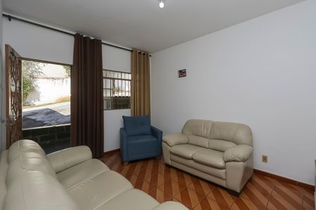 Casa à venda com 155m², 3 quartos e 2 vagas Casa à venda com 155m², 3 quartos e 2 vagasSala