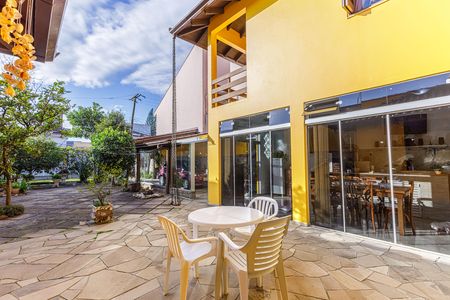 Casa à venda com 229m², 3 quartos e 3 vagas Casa à venda com 229m², 3 quartos e 3 vagasGarden