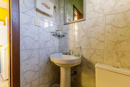 Casa à venda com 229m², 3 quartos e 3 vagas Casa à venda com 229m², 3 quartos e 3 vagasBanheiro de Serviço