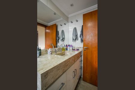 Apartamento à venda com 115m², 3 quartos e 4 vagasBanheiro da Suíte 3