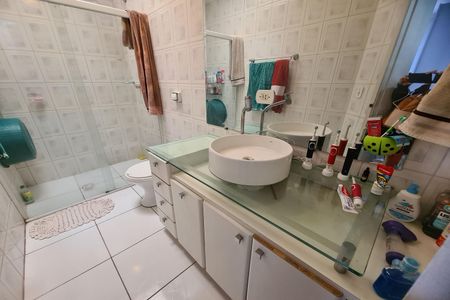 Casa à venda com 79m², 2 quartos e 2 vagasBanheiro