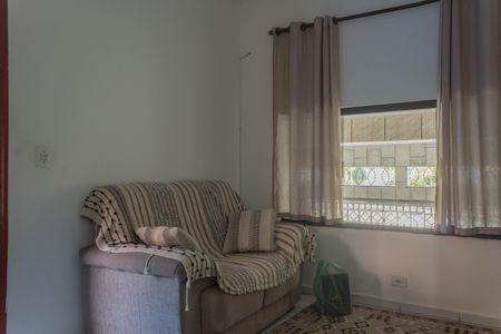 Casa à venda com 210m², 3 quartos e 2 vagas Casa à venda com 210m², 3 quartos e 2 vagasSala