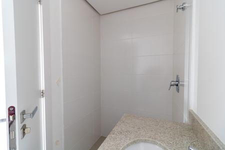 Apartamento à venda com 61m², 2 quartos e 1 vaga Apartamento à venda com 61m², 2 quartos e 1 vagaBanheiro